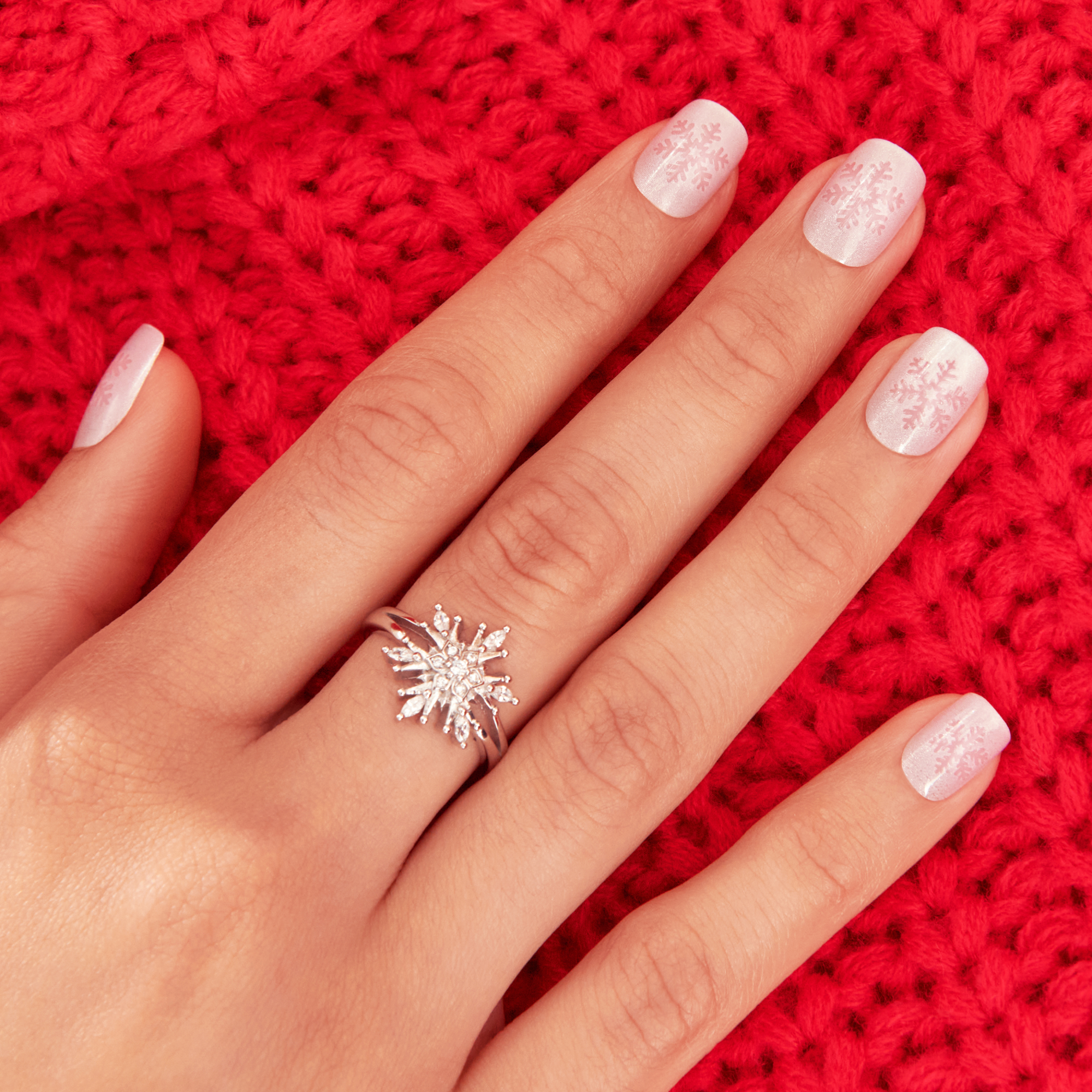 Kiss Voguish Fantasy Holiday Press On Glue Nails - Frosty Delights official pack