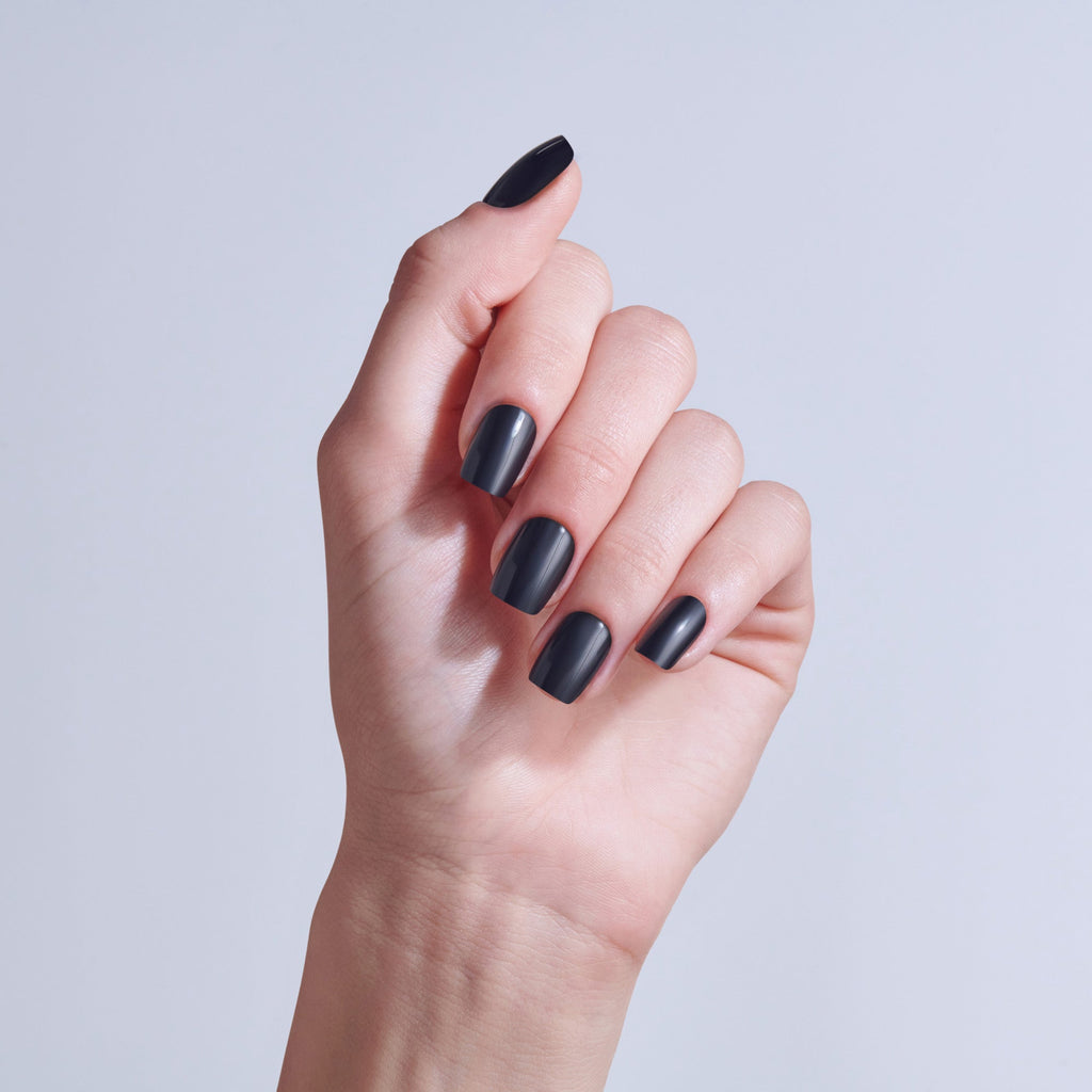 Kiss Core Color Press On Fake Glue Nails - Photogenic | Solid, Black, Short, Squoval official pack