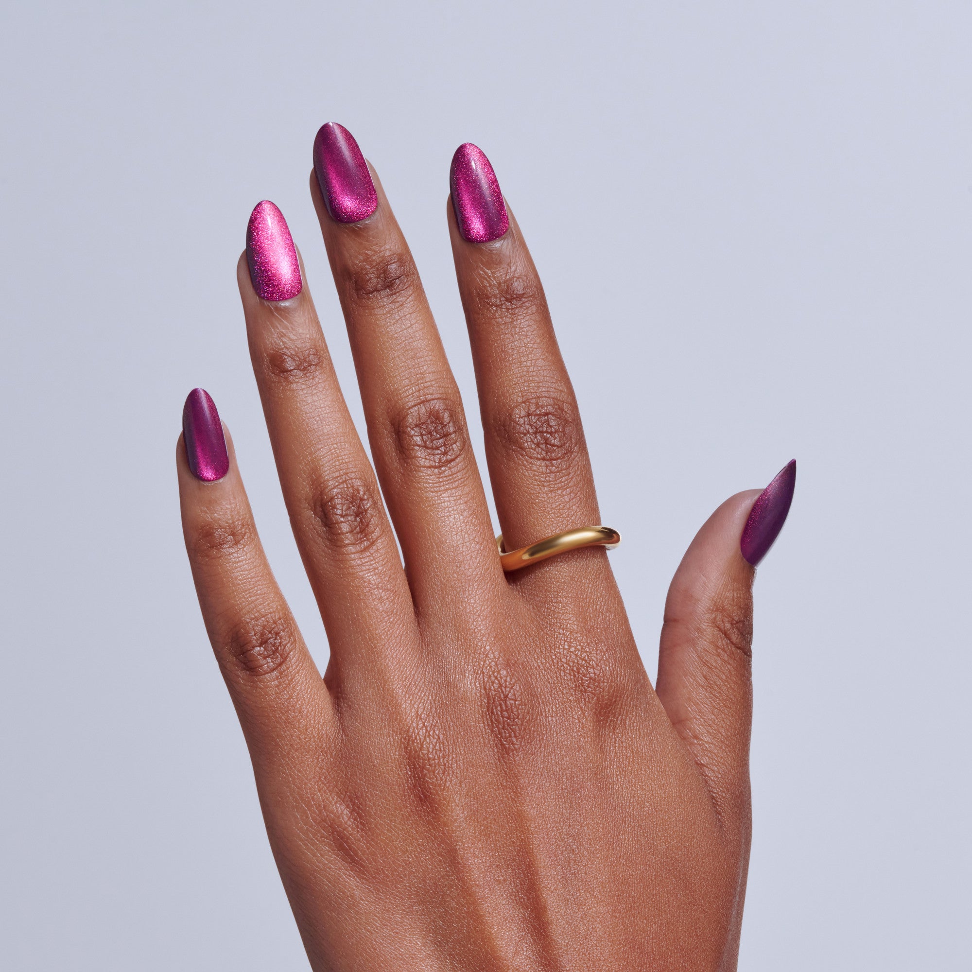 Kiss Core Magnetic Press On Fake Glue Nails - Glittering | Magnetic, Purple, Medium, Almond official pack