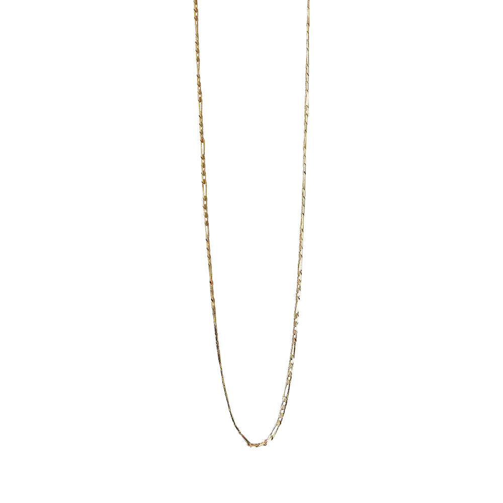 JN165_main "A gold-colored chain necklace displayed on a card. The necklace has a delicate, thin design with a subtle texture, and it is attached to a light blue card that includes the brand name "arria" in gold lettering. The card is simple and showcases
