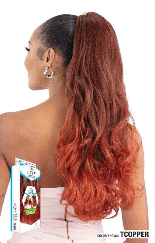 Shake-N-Go Drawstring Ponytail Lite Glam Swirl 22" (Color: T30) — official pack photo (SPYGS22_01_PKG.jpg) from snghair.com