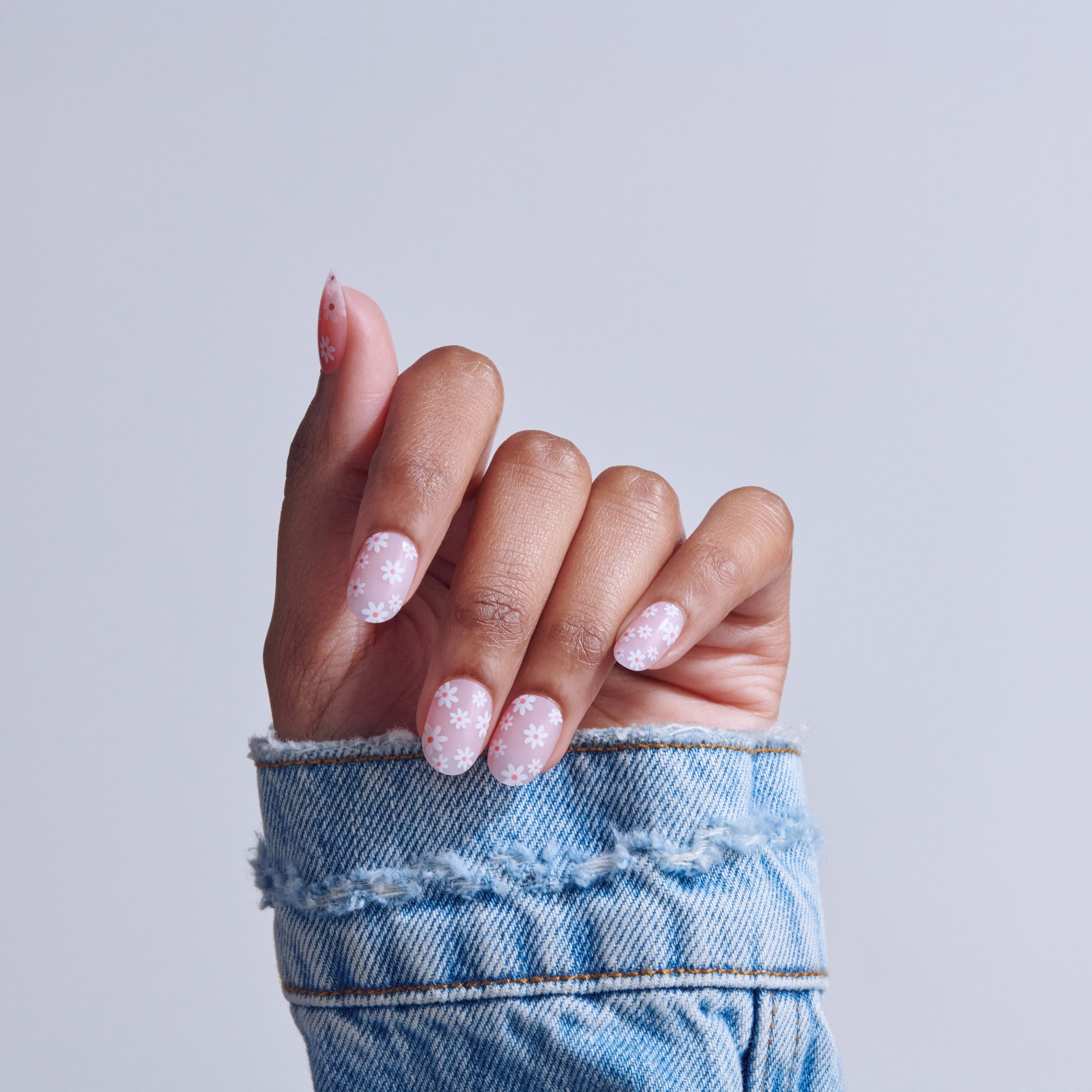 Kiss Core Design Press On Fake Glue Nails - Friendship | Design, Pink, Short, Round official pack